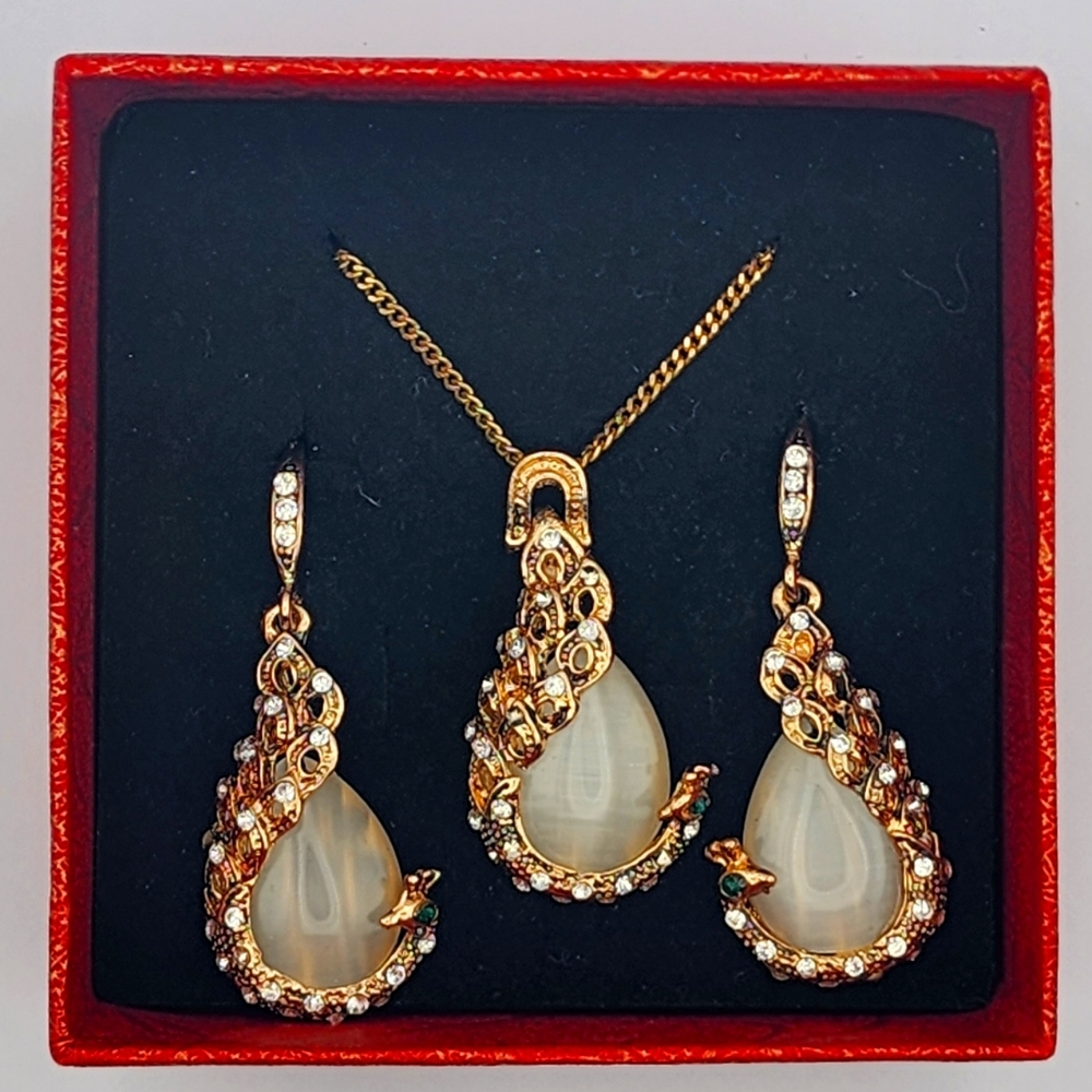 Peacock Necklace & Earrings Opal set crystal